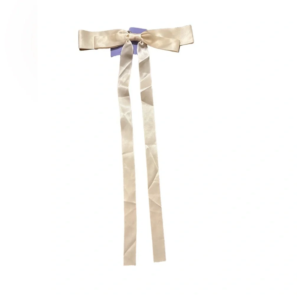 Elegant Cream Bow Hair Clip Accessory